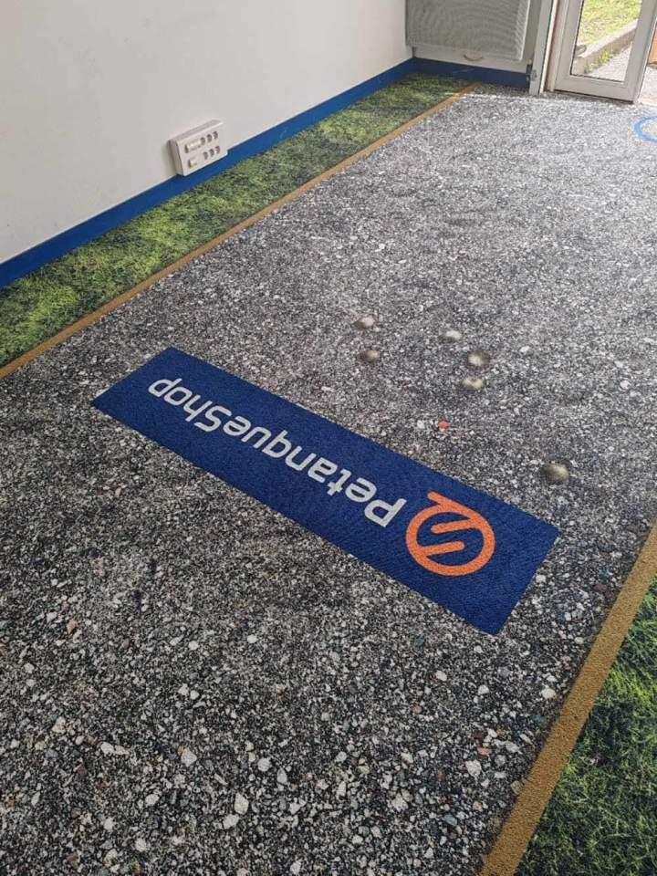 Installation de dalles de moquette design personnalisables Thouaré-sur-Loire