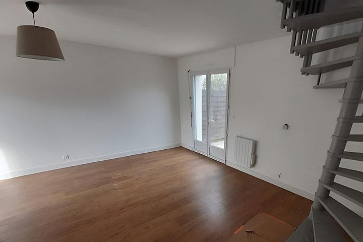 Je vous crée un sol stratifié esthétique et durable.